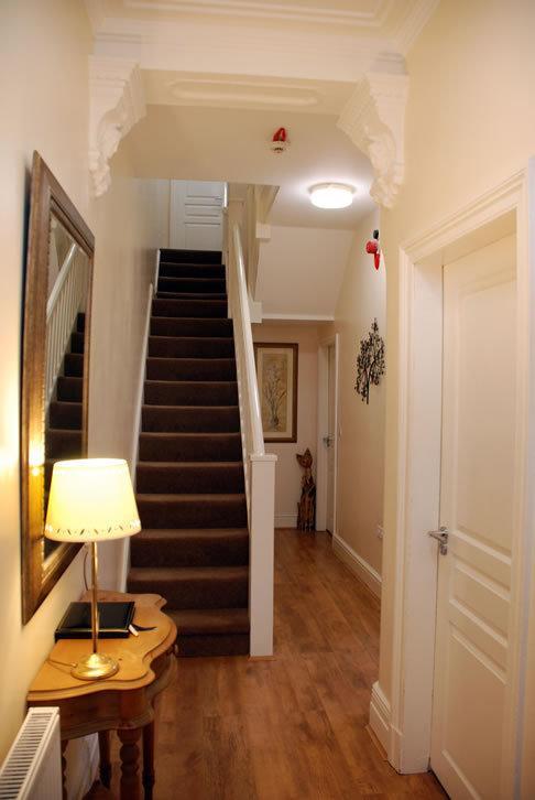 Wendover Guest House ボルトン エクステリア 写真